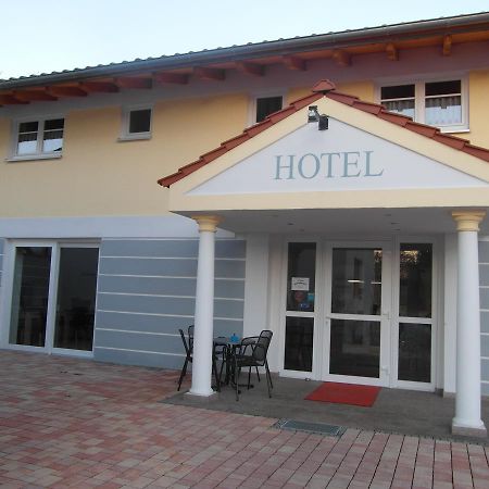 Hotel Am Donaubogen Sarching ภายนอก รูปภาพ