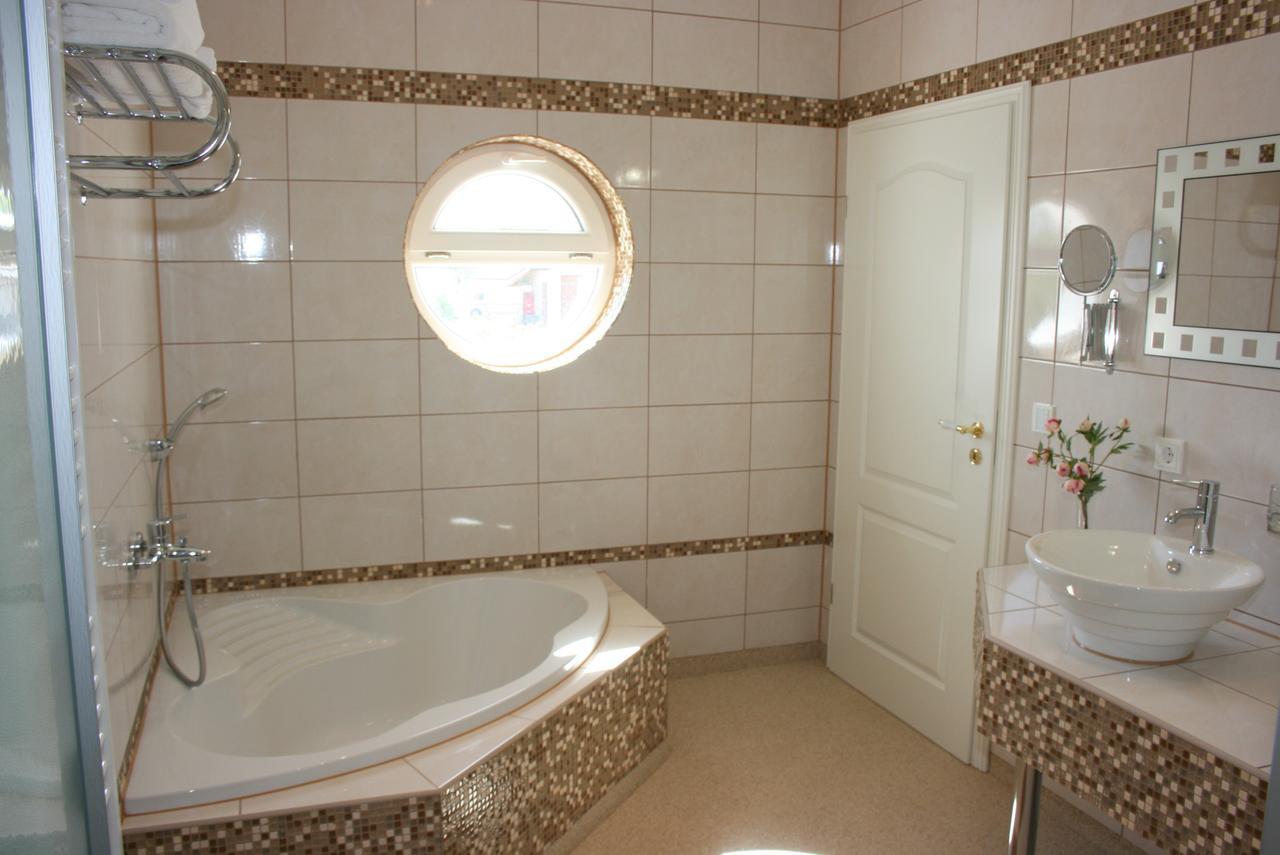 Hotel Am Donaubogen Sarching ภายนอก รูปภาพ