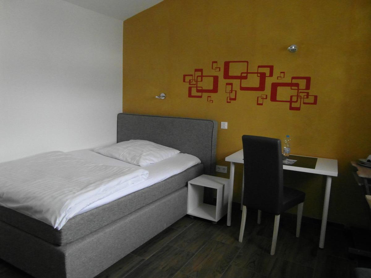 Hotel Am Donaubogen Sarching ภายนอก รูปภาพ