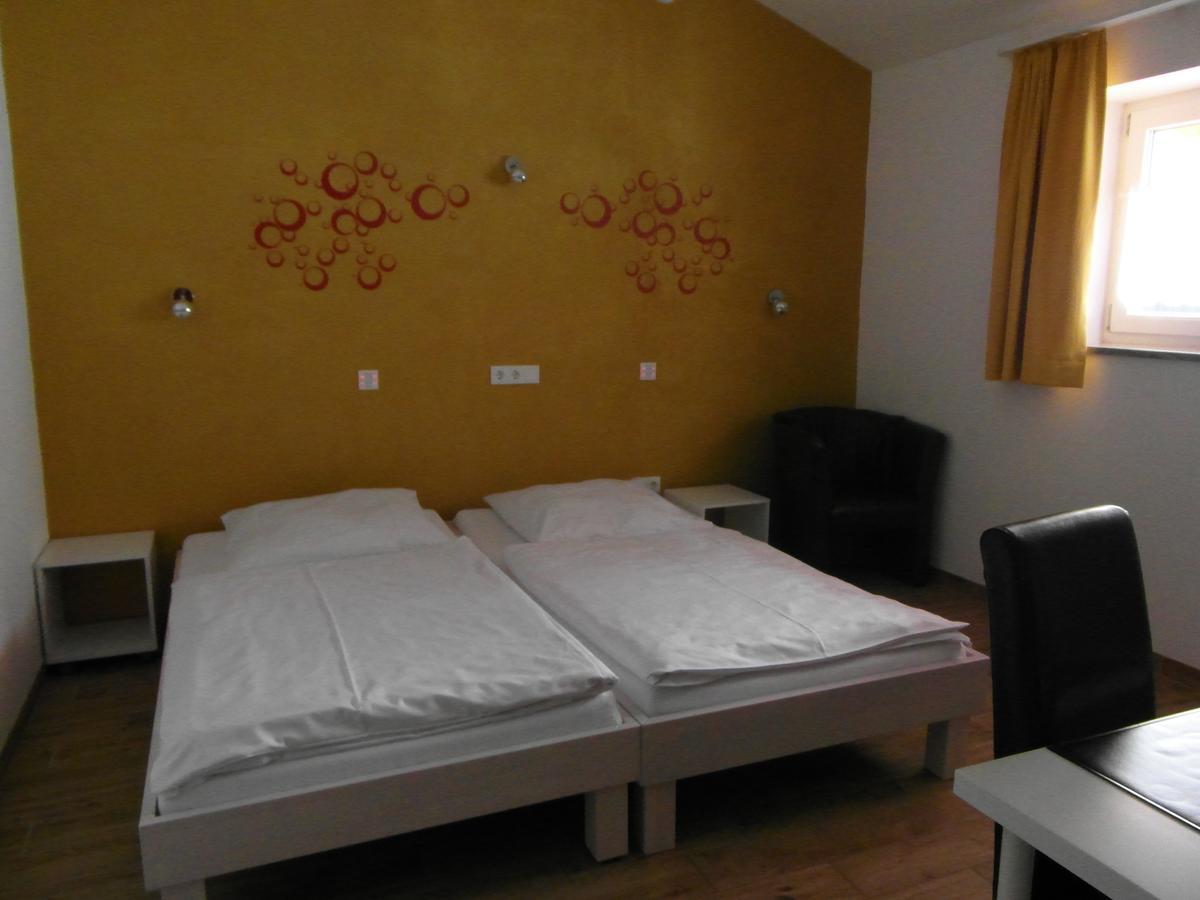 Hotel Am Donaubogen Sarching ภายนอก รูปภาพ