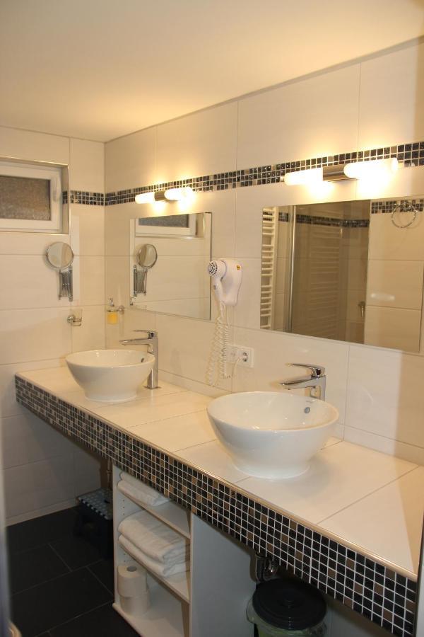 Hotel Am Donaubogen Sarching ภายนอก รูปภาพ